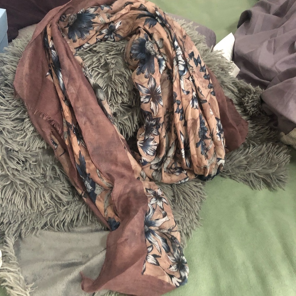 NWT Floral Scarf